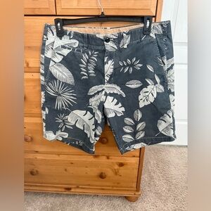 GAP Gray Flat Front Tropical Print Shorts